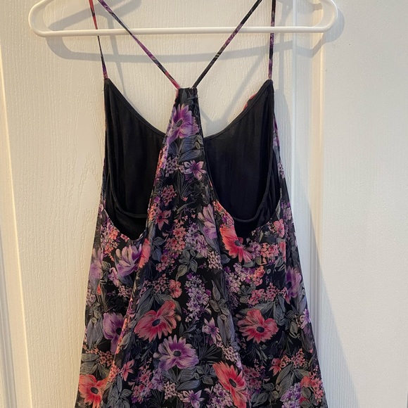 Express Tank Top - Picture 2 of 3